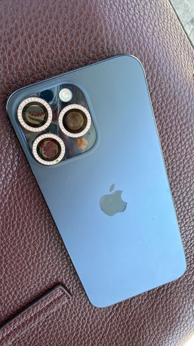 Venda de um telemóvel iPhone 15 pro max