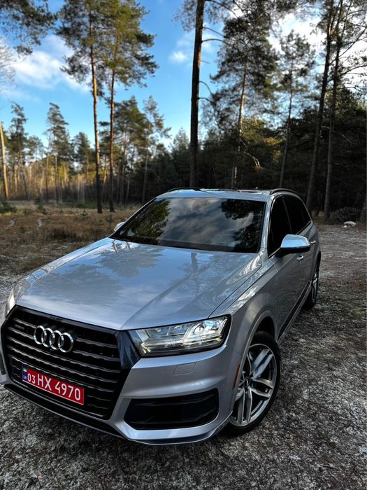Продам Audi Q7 2017