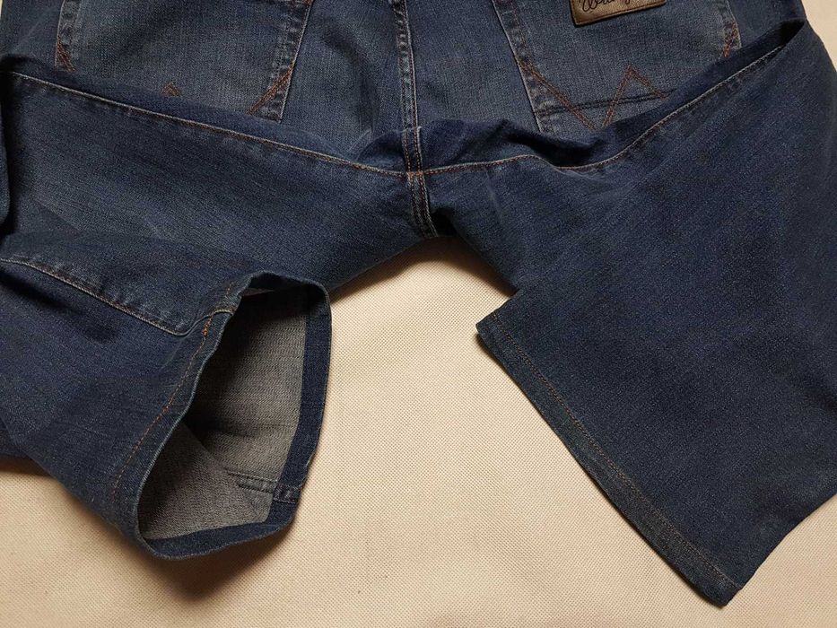 WRANGLER - TEXAS roz. W44L28 pas 119 cm Ideał