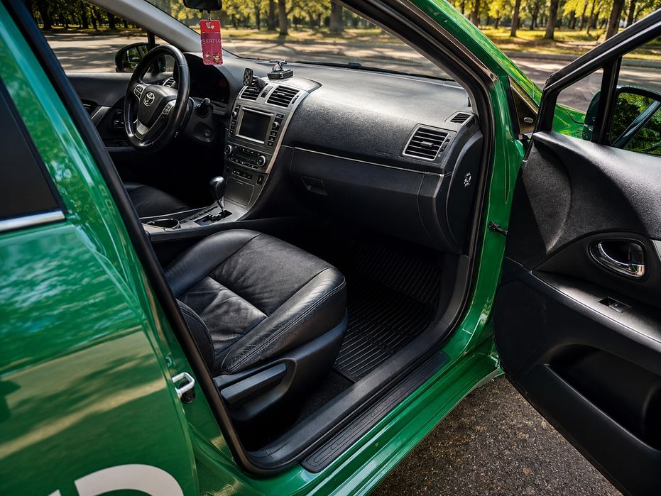 Toyota   Avensis