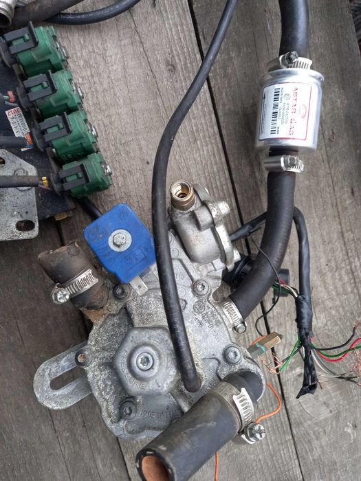 Продам б.у балони і ГБО -2-4 ПОКОЛИНЯ