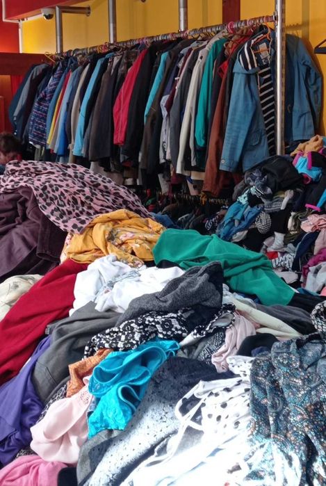 Odzież używana posklepowa Anglia, Szwajcaria