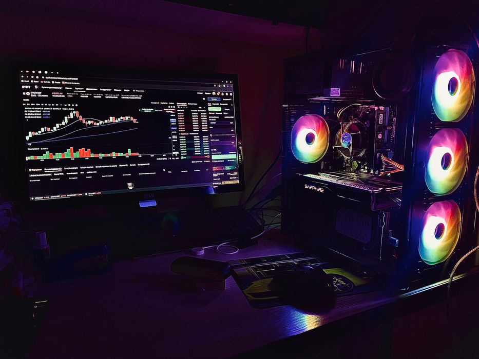 Игровой ПК, монитор, наушники, механика клава, мышка.