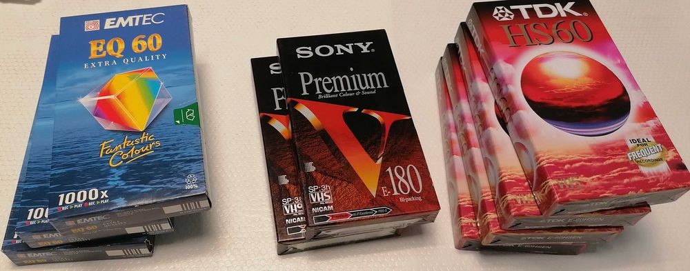 Cassetes VHS 60 e 180 min, cada 5€