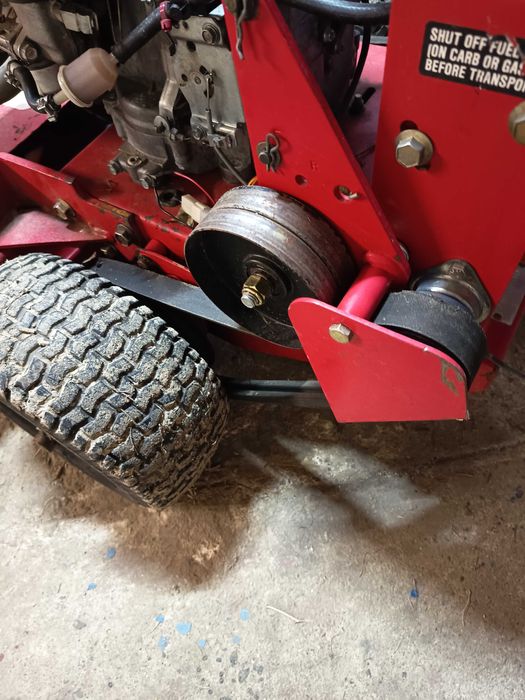 Toro ..12 km  kosiarka sadownicza pielęgnacja