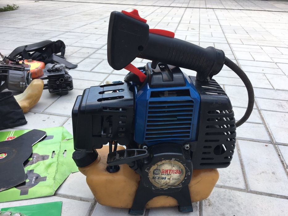 Запчастини і двигун для триміра (мотокоса)