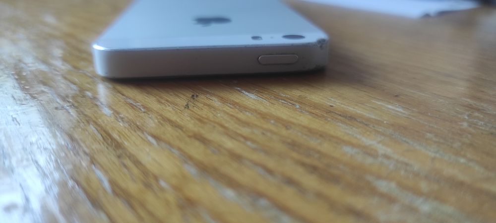 Telefon iPhone tak jak na zdjęciu