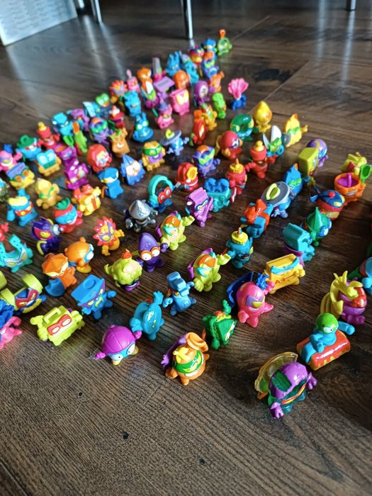 Figurki Super Things  Zings 135 sztuk do sprzedania