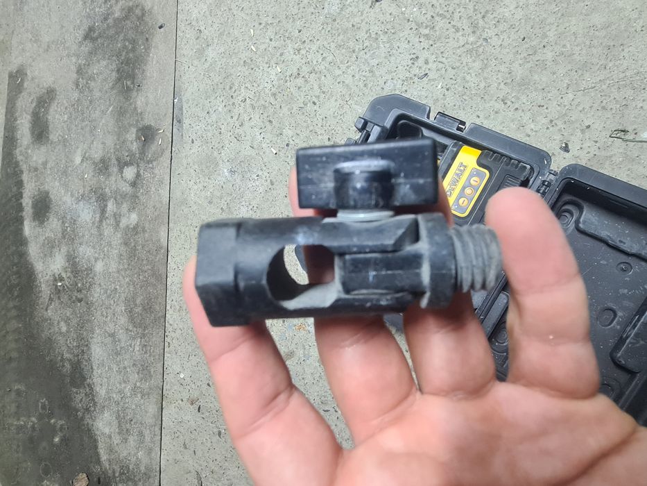 Продам лазерний рівень нівілір 360° dewalt DWO 811