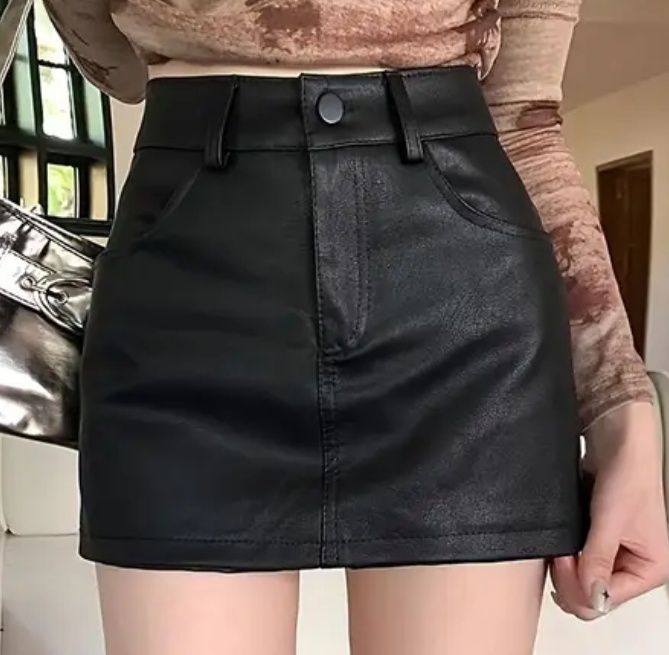 Кожна міні спідниця