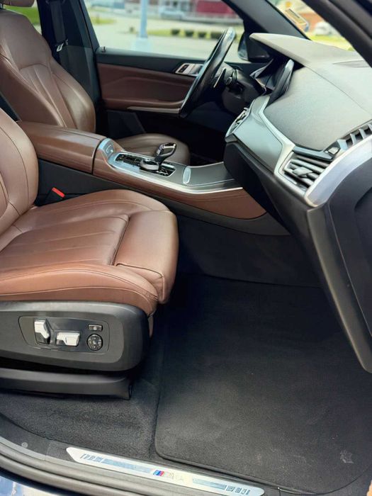 BMW X5 xDrive50i      2019