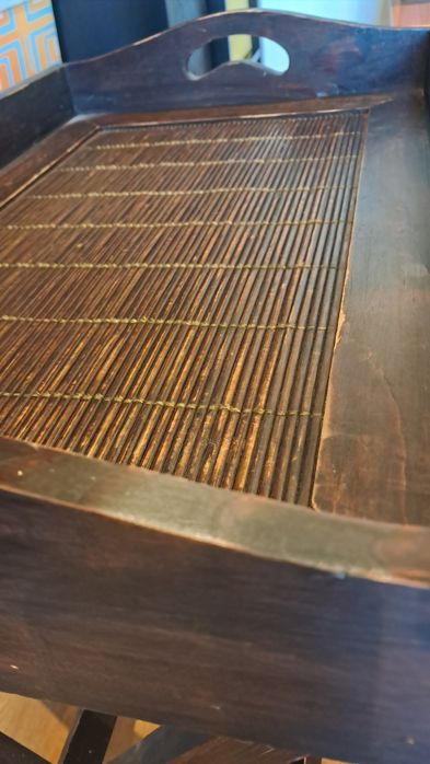 Tabuleiro de madeira amovível