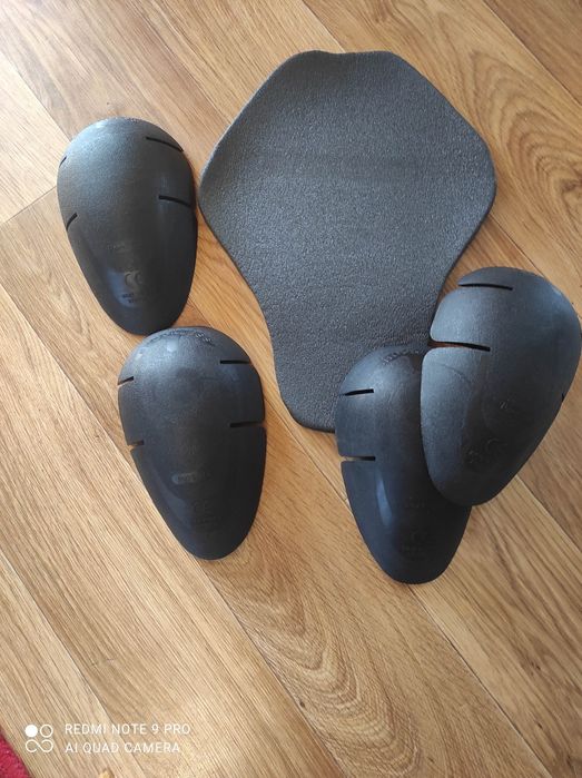 Захист до мото куртки.