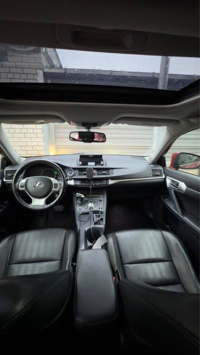 Lexus CT 2012 продам