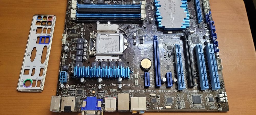 TOP S1155 ASUS P8Z77-V LE 4 slots DDR3 разгон ! ATX Z77