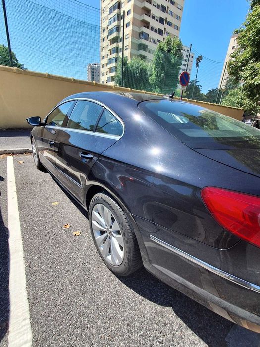 Carro Passat cor preta de 2011