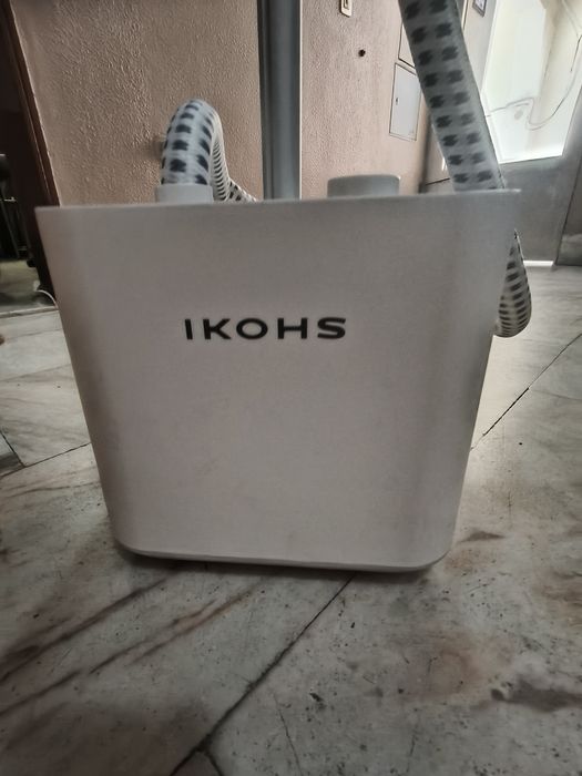 Ferro de engomar a vapor vertical