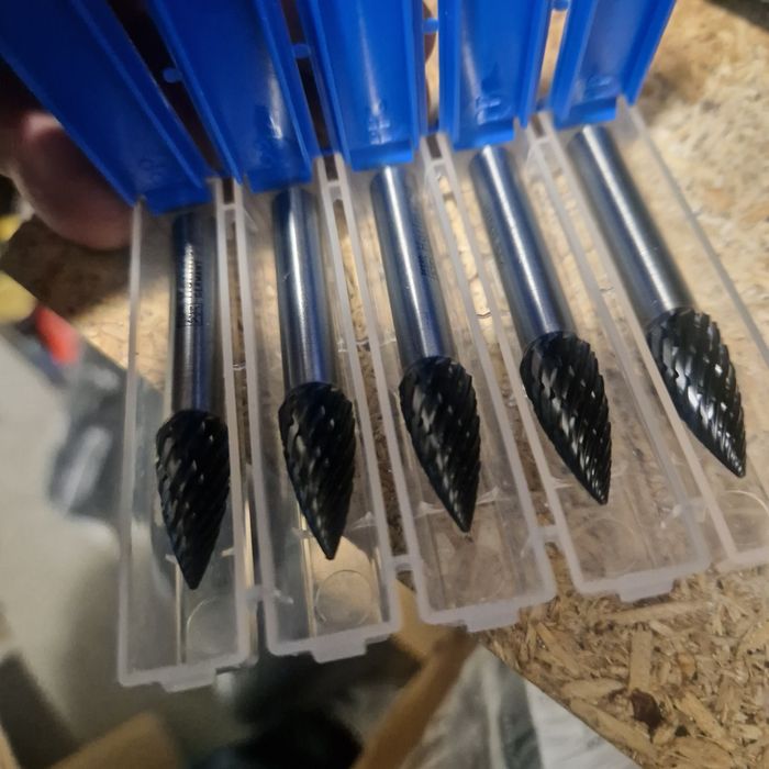 WYPRZEDAZ Frezy/pilniki obrotowe fi 8 firmy Pferd