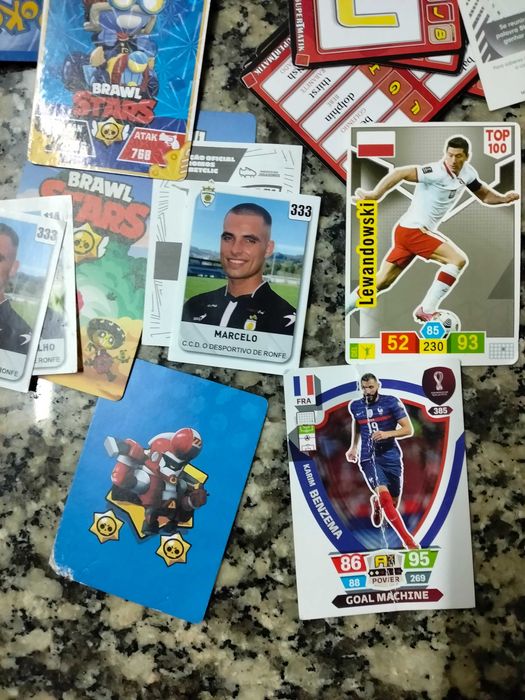 Vendo cartas Pokémon e cromos