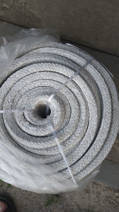 Шнури ущiльнювальнi для тепло і димоізоляції.