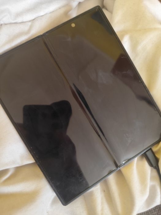 Samsung z fold 6 uszkodzone oba wyświetlacze