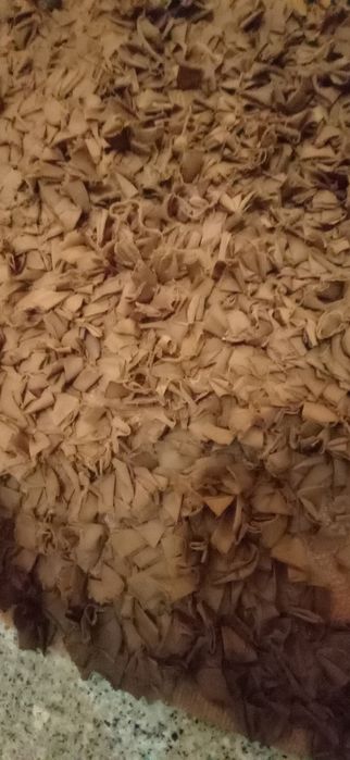 Tapete de sala castanho