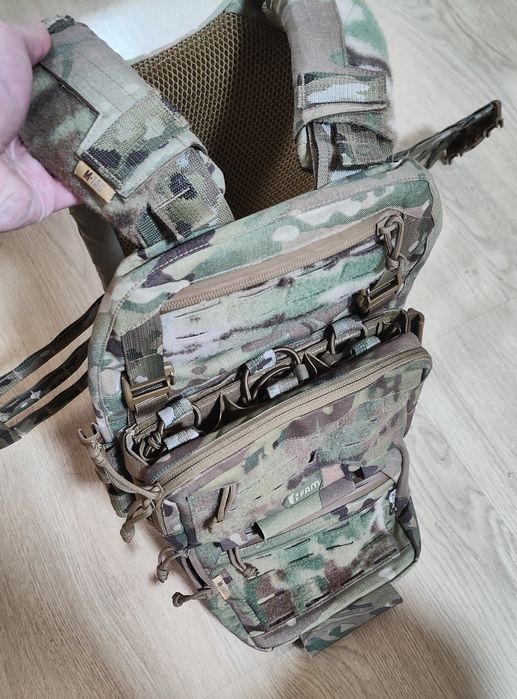 Плитоноска м-так в ідеальному стані з підсумками