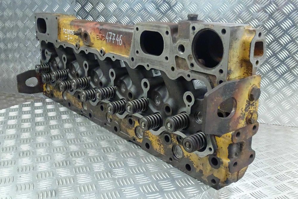 Głowica do silnika Caterpillar 3306. Cylinder head Cat 3306