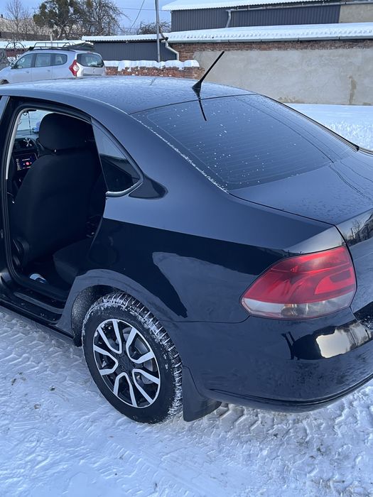 Volkswagen Polo Sedan