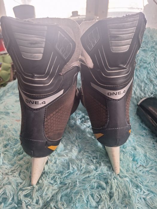 Lyzwy hokejowe BAUER roz.44.5 supreme one.4