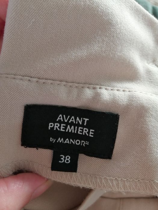 Avant Premiere Бежева спідниця міді