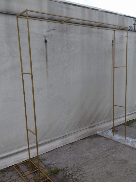 Metalowa ścianka - stelaż do dekoracji