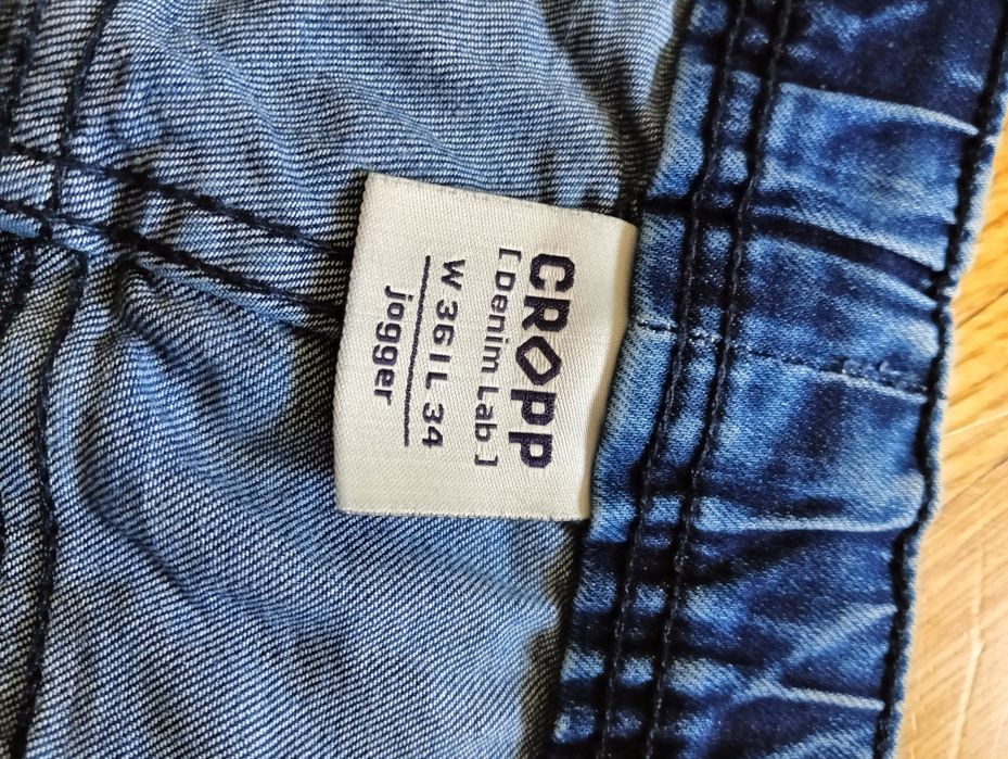 Joggery męskie firmy Cropp