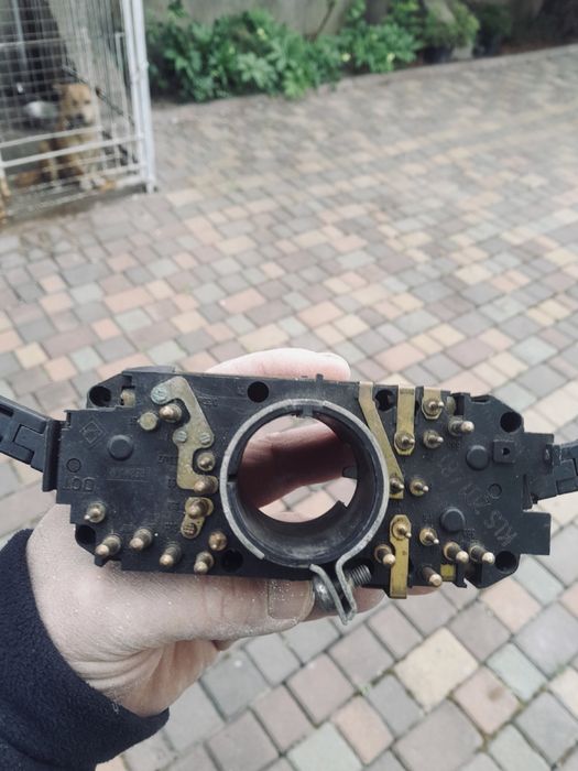 Підрульовий перемикач гітара гитара Audi80B3 90B3 Audi100C3 Ауді80 Адві80 Ауді100