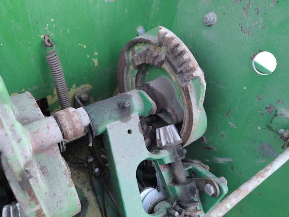 Прес підбирач john deere 332