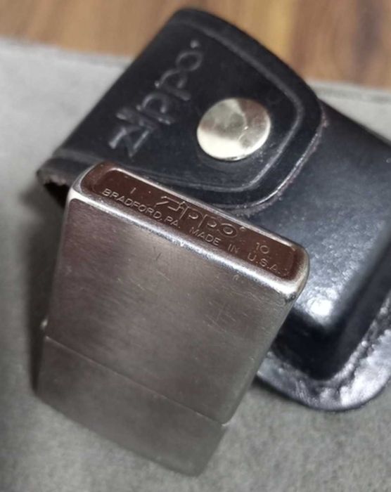 Запальничка Zippo зі шкіряним чохлом