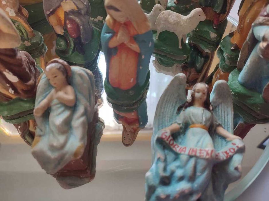 Stare gipsowe figurki i anioł do żłóbka,szopka