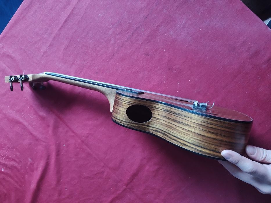 Ukulele koncertowe segovia 24C