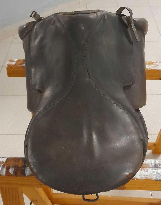 Sela para cavalos antiga