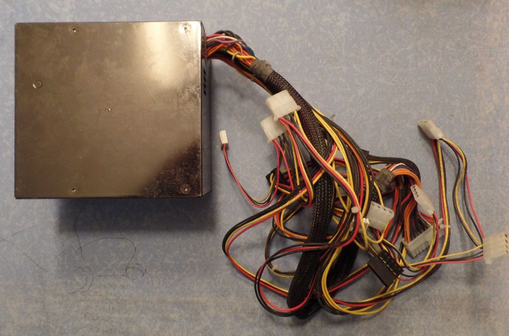 2 Fontes de PC lc6550G lc6600 (74/893)