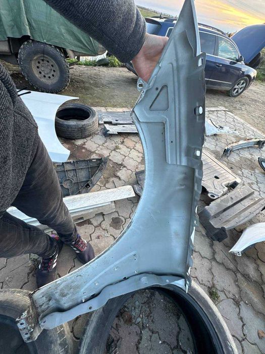 Передні Крила до Jaguar XF X250 2008-2015 (ціна за шт.)