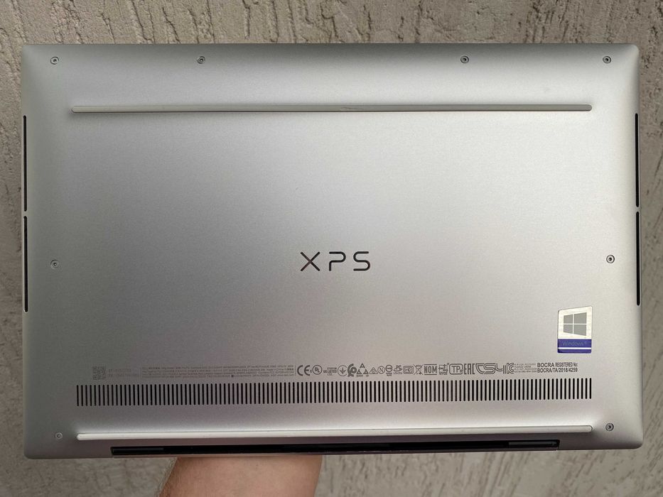 Безрамковий преміум ультрабук DELL XPS 13 9300 i5 8/512Gb HDR IPS
