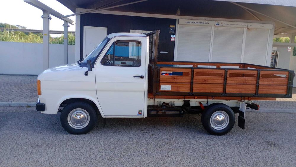 Ford Transit (1982) com Certificado de Interesse Histórico