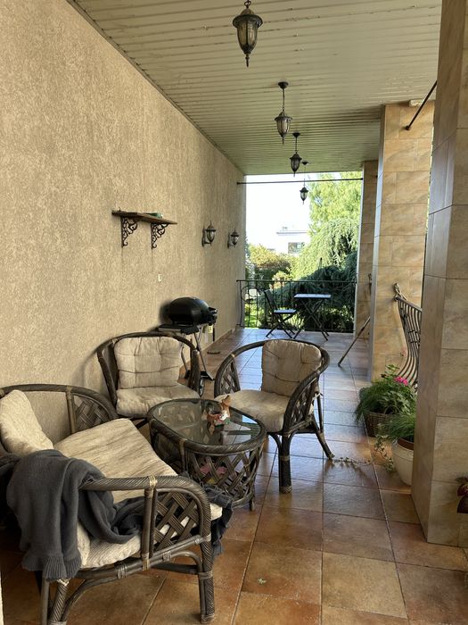 Будинок в класичному стилі. Для Родини в затишному місці біля моря.