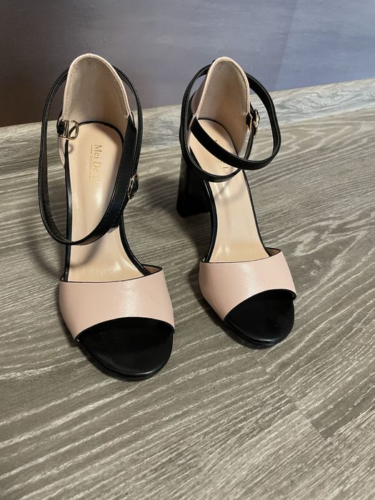 Бежево-чёрные босоножки на каблуке 8 см, размер 37