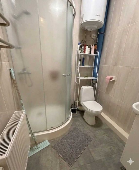 Однокімнатна квартира з ремонтом біля Центрального парку