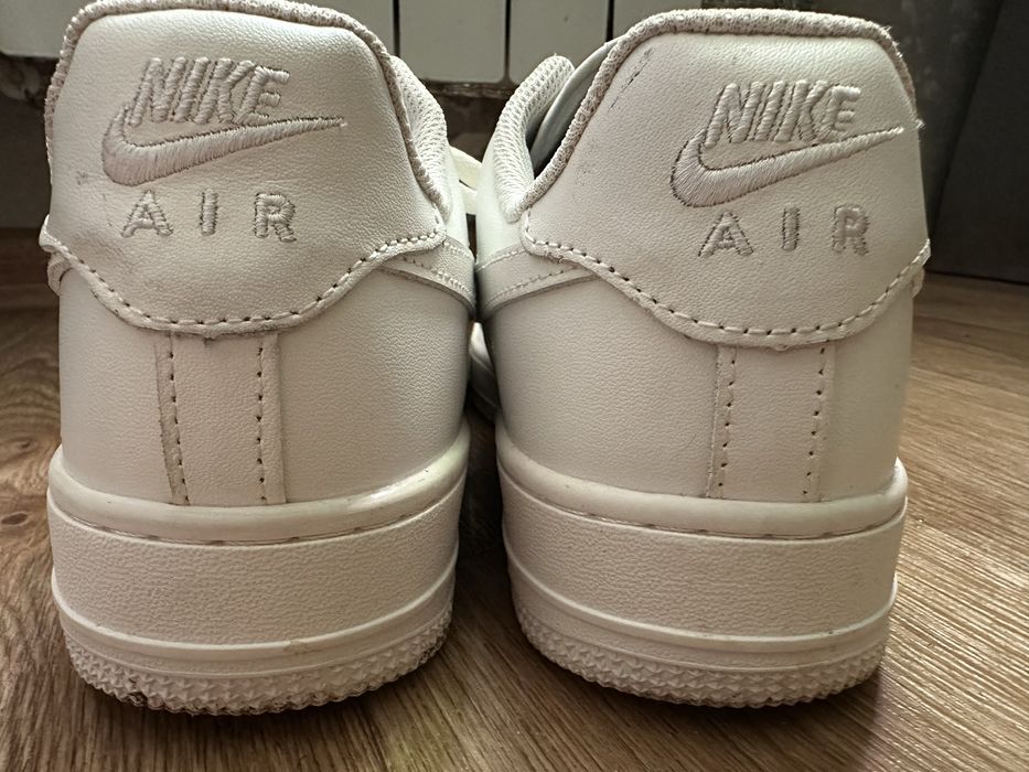Белые Nike Air Force 1