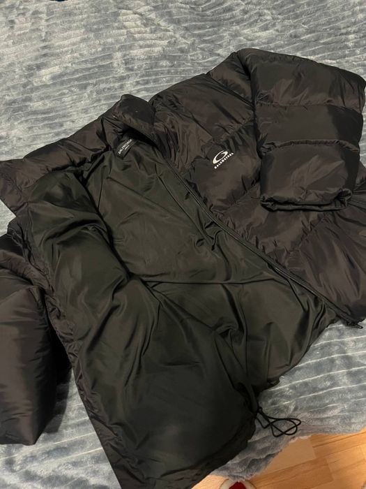 продам куртка Balenciaga нова Унісекс