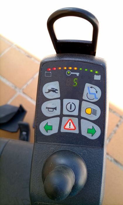 Cadeira de rodas elétrica