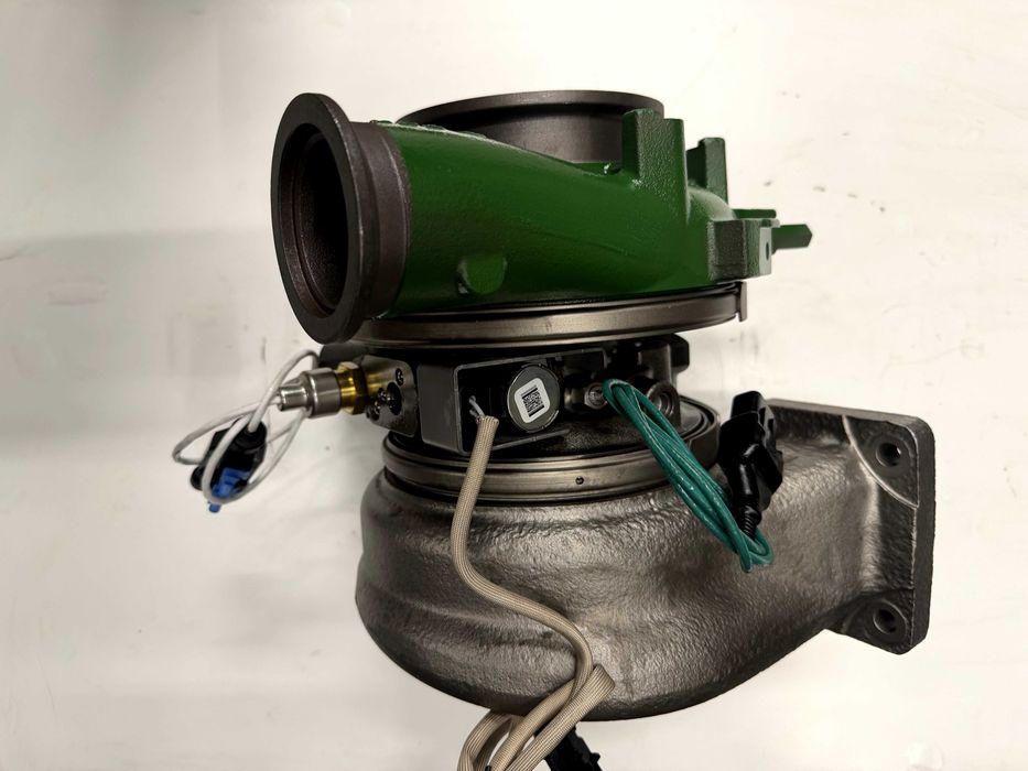 Turbosprężarka JOHN DEERE 7R,8R,8RT,8RX DZ112224  DZ120180